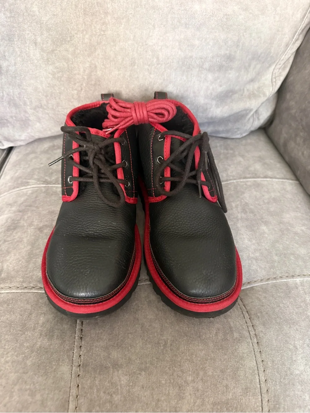 UGG Men’s Black Leather Chukka Boot with Red Trim size 11
